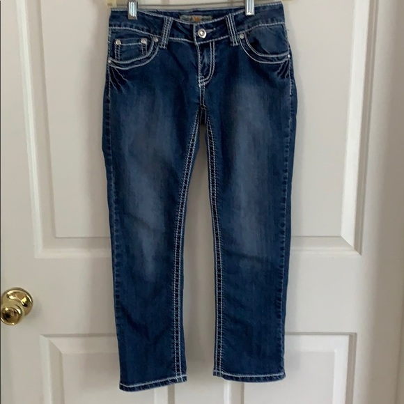 YMI Jeans - Capris or High Rise w/ Rhinestones EUC - Picture 2 of 8